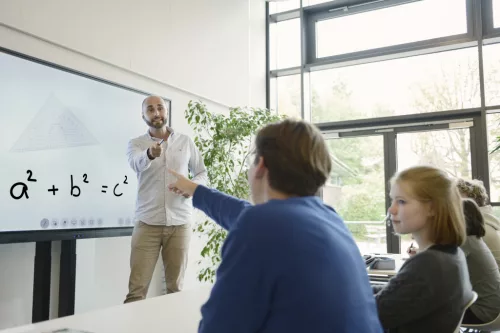 Legamaster Evolve Dynamic interaktív érintőkijelző 65" (EVD-6500) Gynzy oktatási szoftverrel