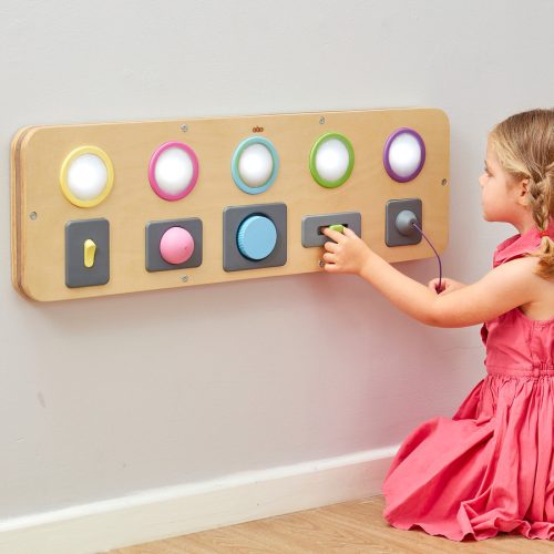 Kapcsolók és nyomógombok finommotorika tábla