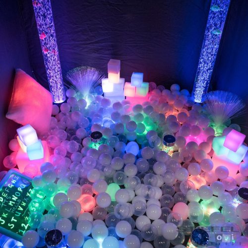 Rakd-össze szenzoros kuckó (fekete)