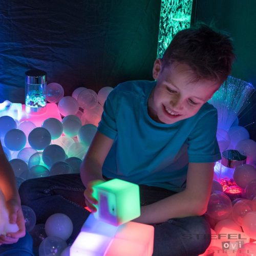 Rakd-össze szenzoros kuckó (fekete)